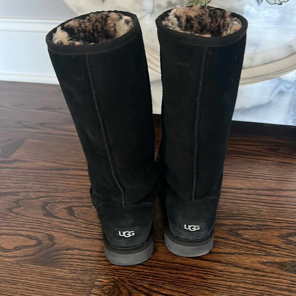 Ugg Boots - Picture 3 of 14